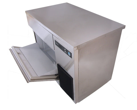 Image of Hoshizaki Specialty Ice Hoshizaki IM-200BAC, Square Cuber Icemaker, Air-cooled, Built in Storage Bin