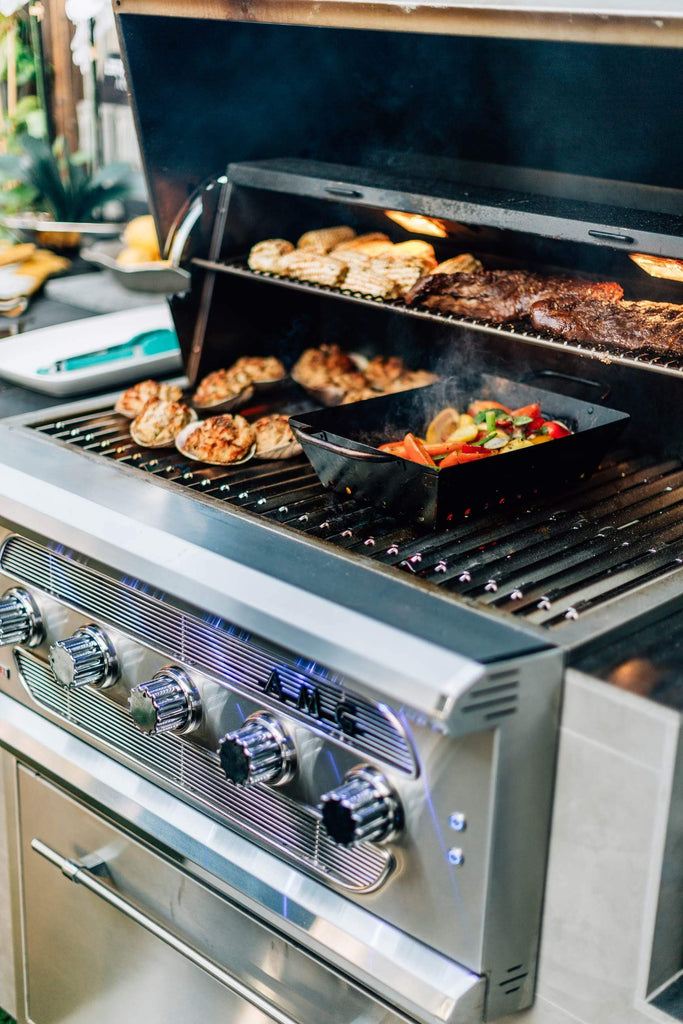 Summerset Built-in Grill Summerset American Muscle Grill 36" 5-Burner Built-In Dual Fuel Wood / Charcoal /Gas Grill